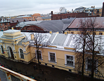 вид с птичьего полета на крыши петербурга